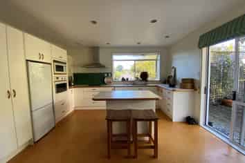 20 Bond Crescent, Forrest Hill