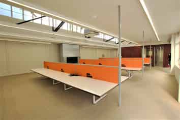 PERFECTLY POSITIONED OFFICE