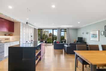 2/164 Remuera Road, Remuera