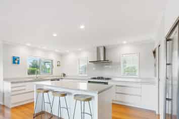 12 Portofino Point, Karaka