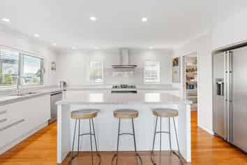 12 Portofino Point, Karaka