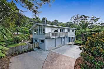 66 Rauhuia Crescent, Parau