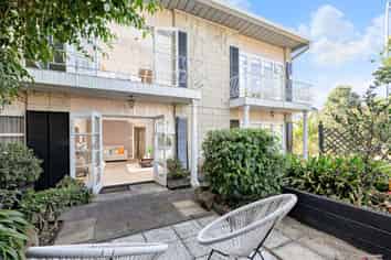 2/1 Orakei Road, Remuera