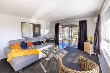 4/4a Hayton Road, Wigram