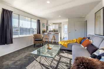 4/4a Hayton Road, Wigram