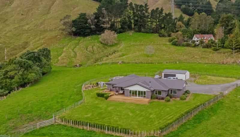 225 Albert Road, Tokomaru