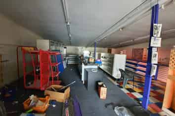 High Exposure Retail In Te Atatu