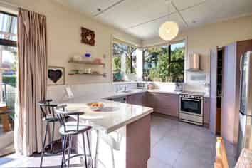 8 Signal Hill Road, Opoho