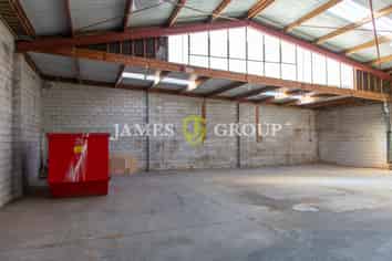 Mixed Use Pristine Warehouse & Office | For Lease