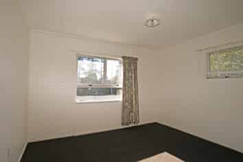 4/239 Old Farm Road, Hamilton East