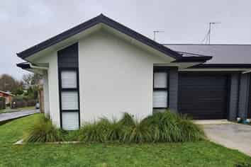 2/49 Challinor Street, Pukete