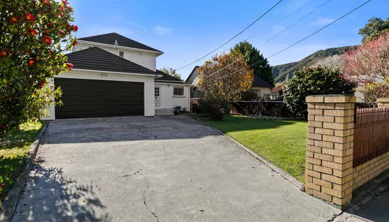 229 Riverside Drive, Waterloo