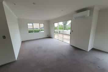 A/4 Elcoat Avenue, Te Atatu South