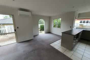 A/4 Elcoat Avenue, Te Atatu South