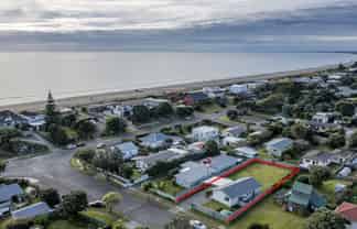 7 Eruini Street, Waikanae Beach