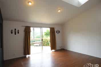 4 Carillon Place, Massey