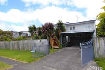 4 Carillon Place, Massey