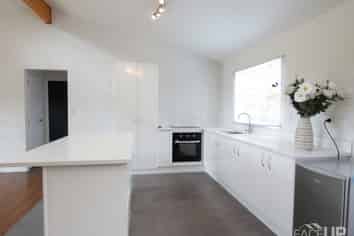 4 Carillon Place, Massey