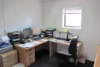 Warehouse/Office space near Ellerslie roundabout