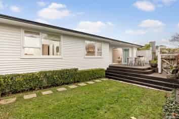 14 Pembroke Crescent, Glendowie