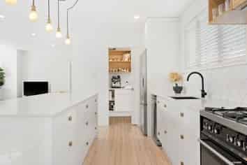 14 Pembroke Crescent, Glendowie