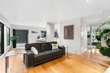 16B Auckland Road, Saint Heliers