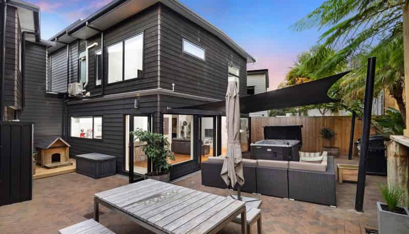 16B Auckland Road, Saint Heliers