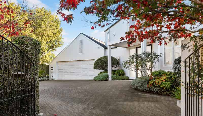 1 Shipherds Close, Epsom