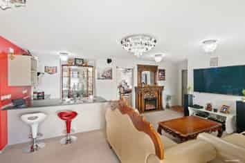 37 Woodbank Drive, Glen Eden