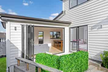 11A Borrowdace Avenue, Botany Downs