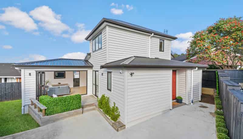 11A Borrowdace Avenue, Botany Downs