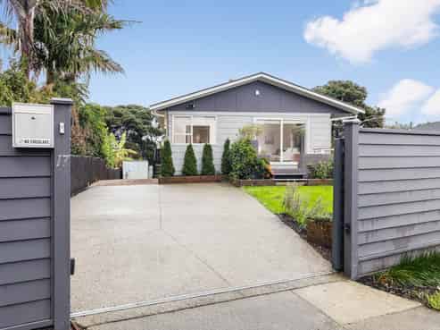 17 Taioma Crescent, Te Atatu Peninsula