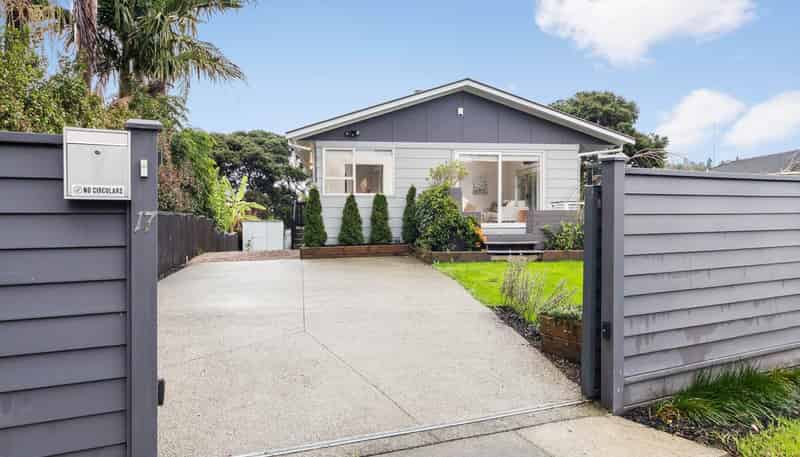 17 Taioma Crescent, Te Atatu Peninsula