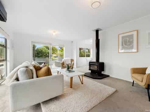 17 Taioma Crescent, Te Atatu Peninsula