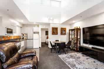 2/33 Cambridge Terrace, Waiwhetu