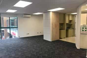 RARE OPPORTUNITY IN TITIRANGI