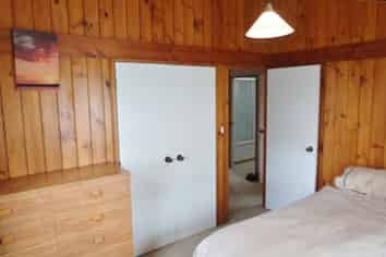 2A Aberdeen Road, Castor Bay