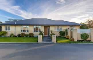 65 Country Club Terrace, Northwood
