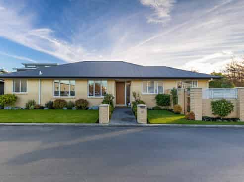65 Country Club Terrace, Northwood