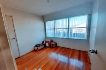 RARE MEDICAL OR HEALTH & BEAUTY SUITE BY THE BEACH