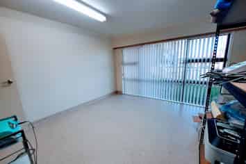 RARE MEDICAL OR HEALTH & BEAUTY SUITE BY THE BEACH