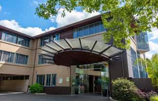 Freehold hotel investment