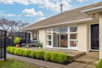 145 Avonhead Road, Avonhead