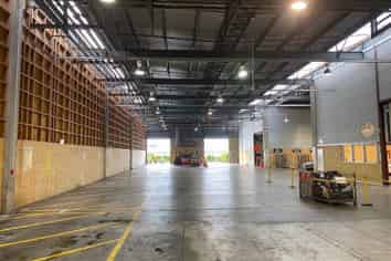 Biggest warehouse available in Porirua