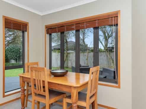 10 Ravenscourt Place, Huntington