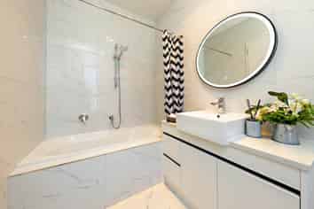 Granny/5 Rashni Road, Flat Bush