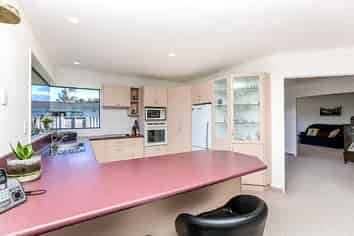 8 Adam Lile Drive, Highlands Park