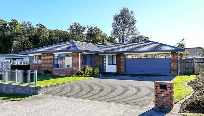 8 Adam Lile Drive, Highlands Park