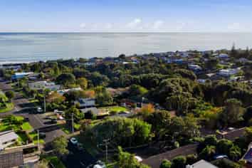 51 Wairau Road, Oakura