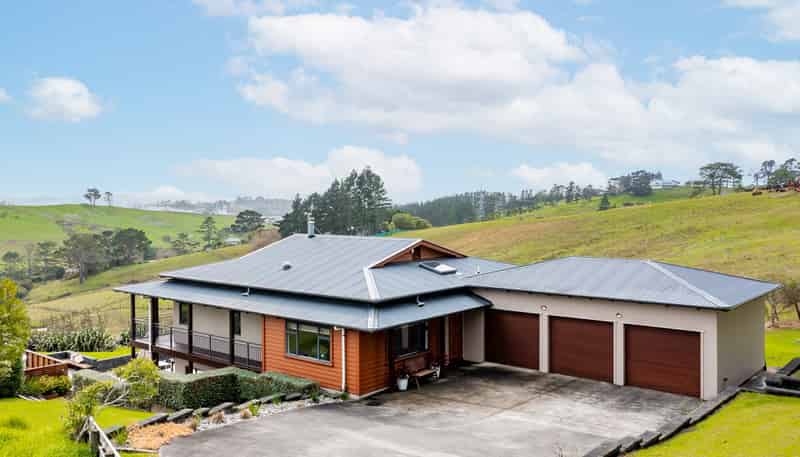 99 Spur Road, Stillwater